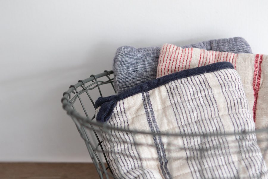 【小器選品】Lino e Lina・方形隔熱手套｜冬日廚房裡的柔軟色彩