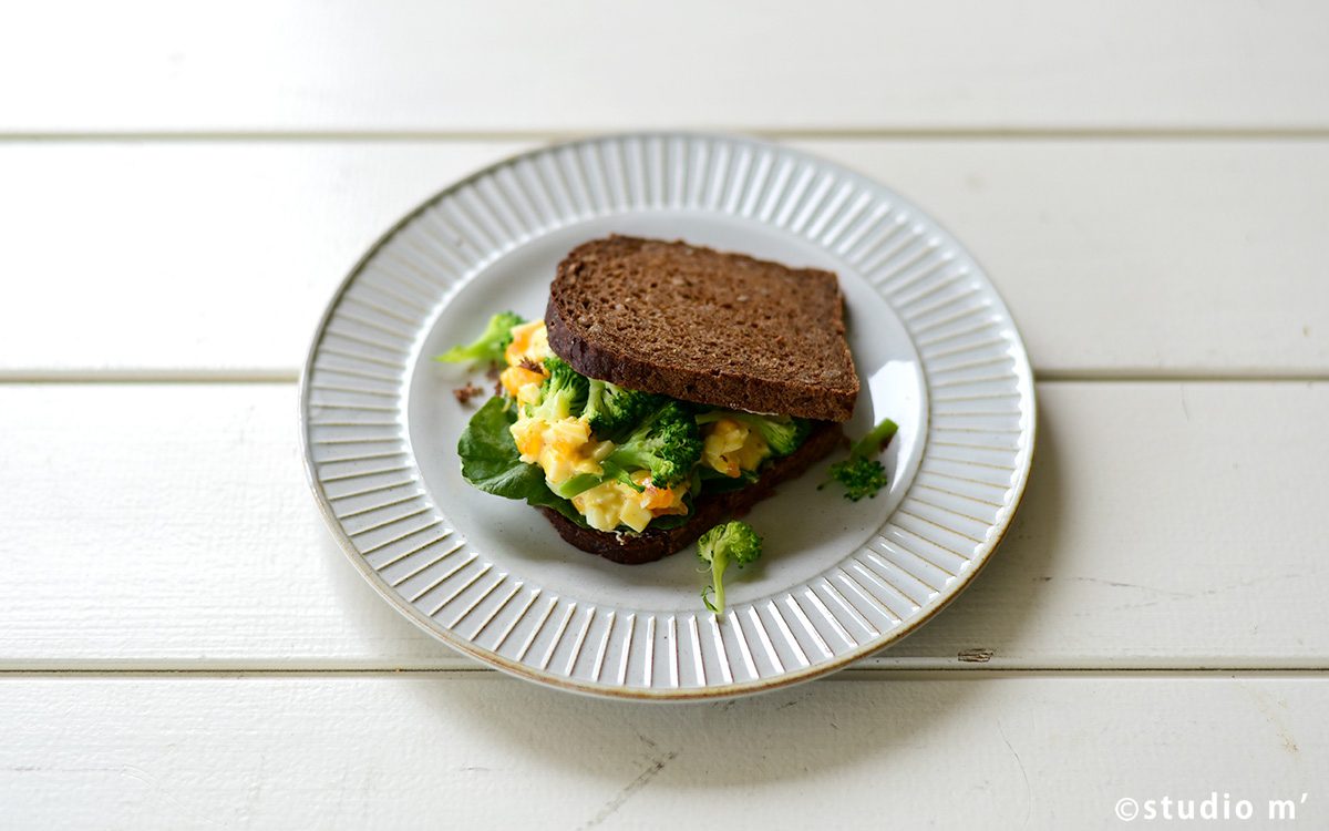 【STUDIO M’ MONDAY MORNING】用營養滿分的蔬菜沙拉三明治，增加體力抵禦寒冷的天氣！